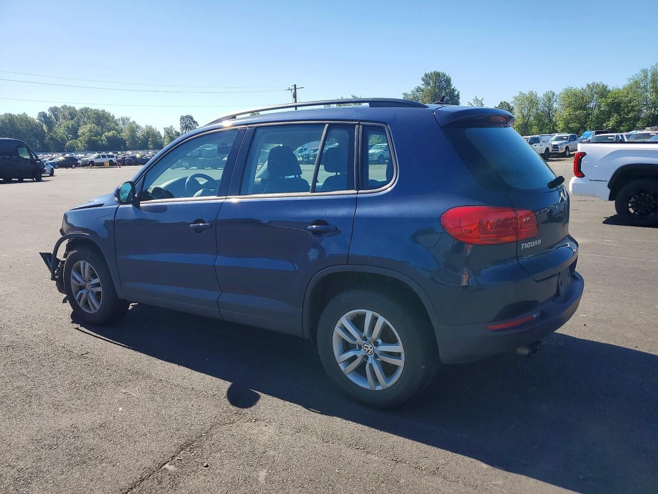 2016 Volkswagen Tiguan S - Image 2