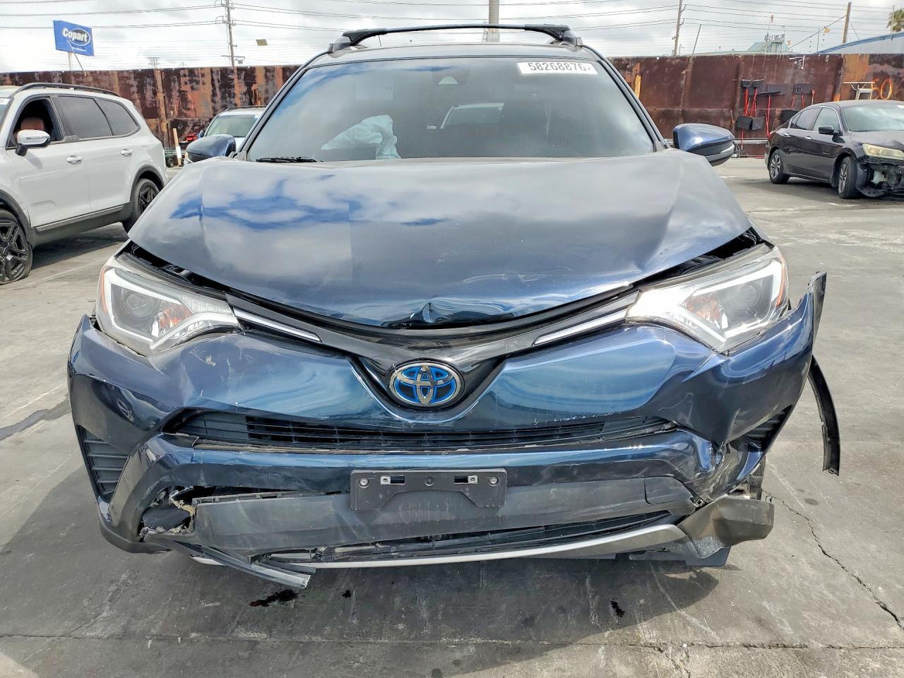 2018 Toyota Rav4 Hybrid Le - Image 5