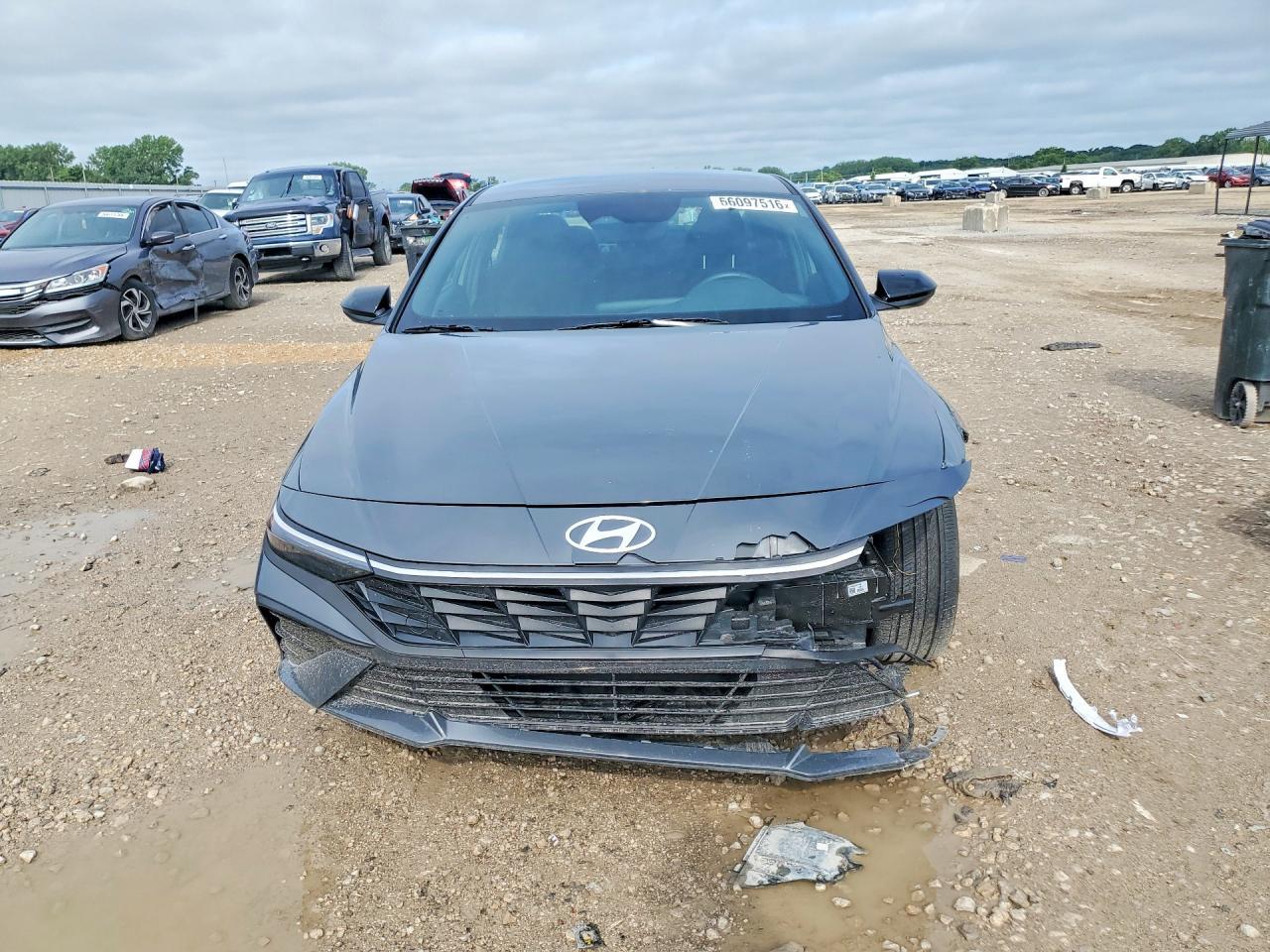 2025 Hyundai Elantra Sel Sport - Image 5