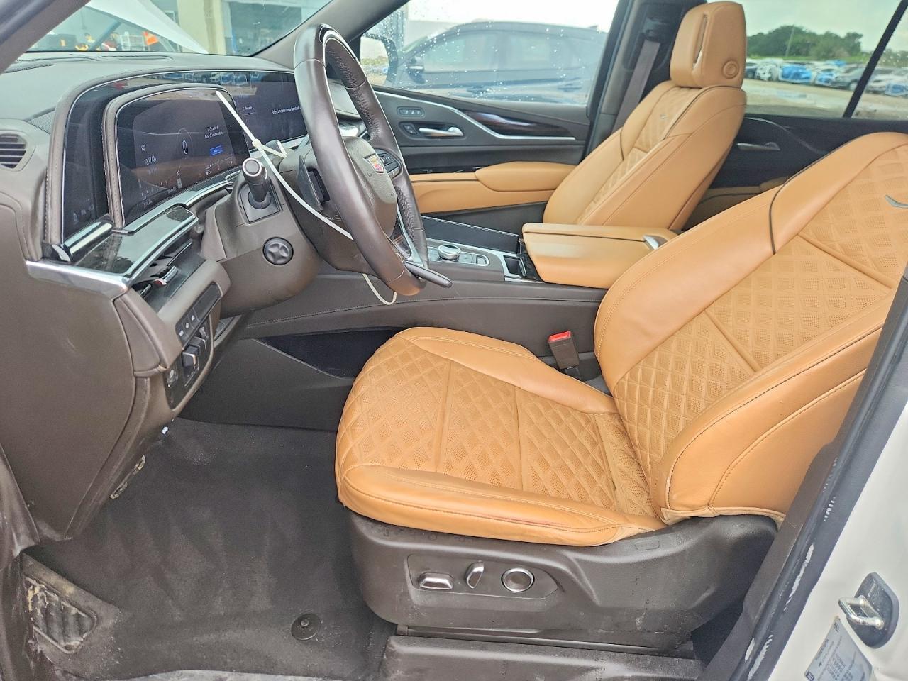 2023 Cadillac Escalade Sport - Image 7