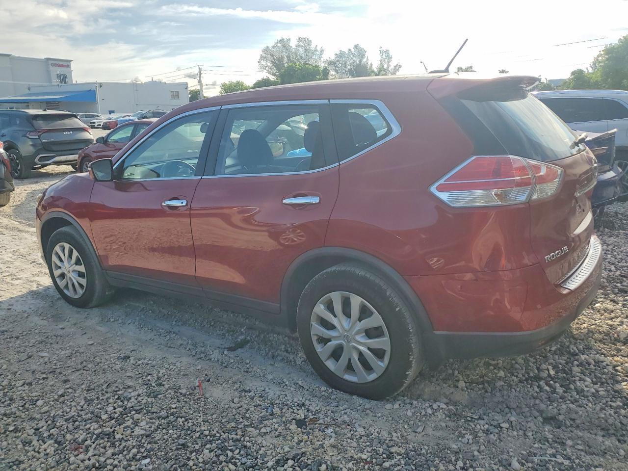 2015 Nissan Rogue S - Фото 2