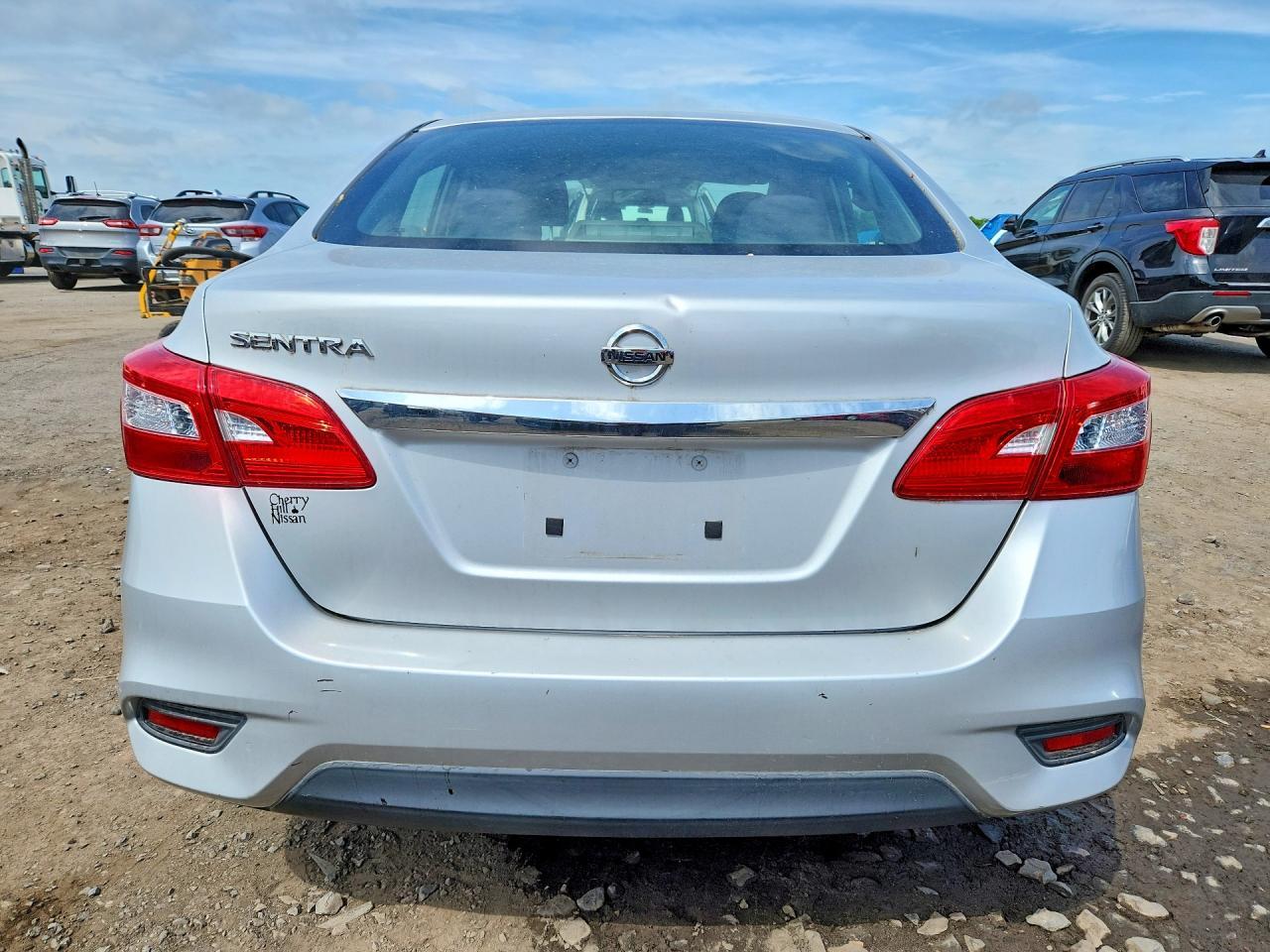2016 Nissan Sentra S - Image 6