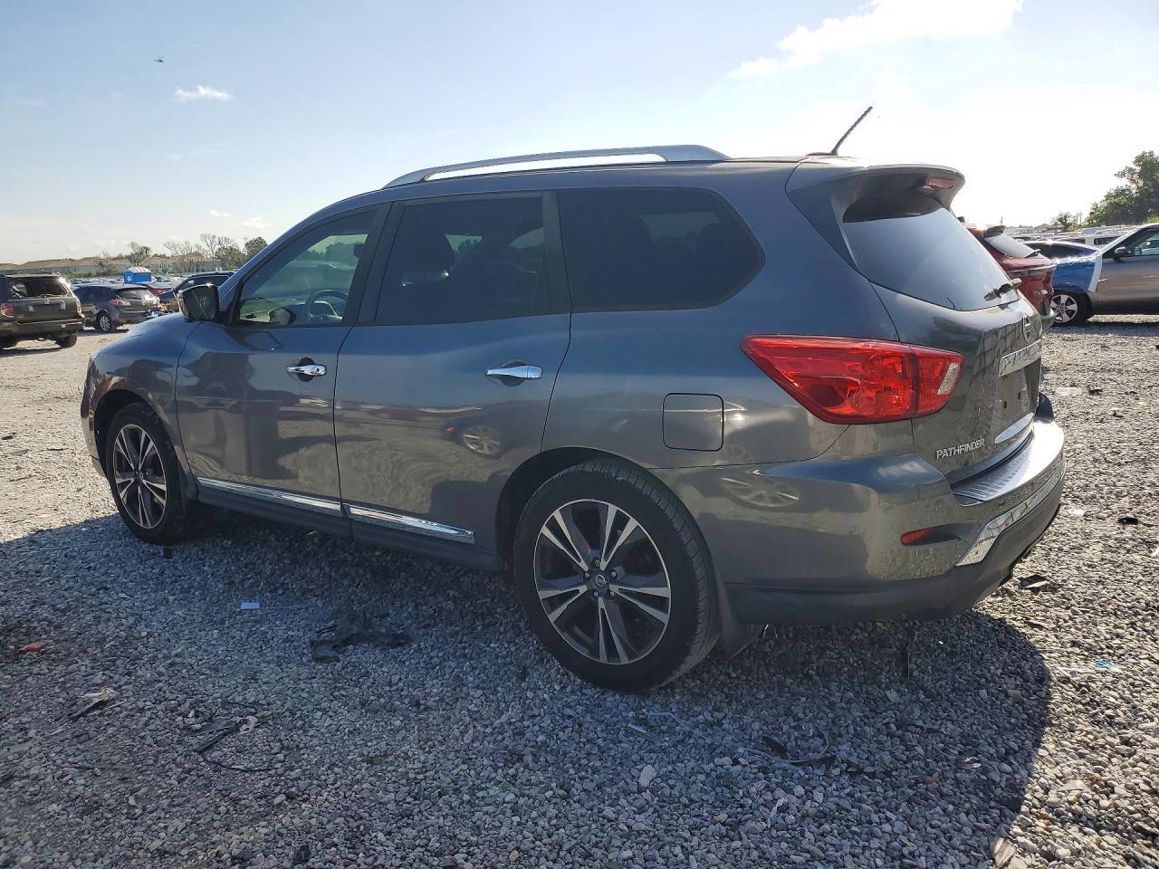 2017 Nissan Pathfinder Platinum - Фото 2
