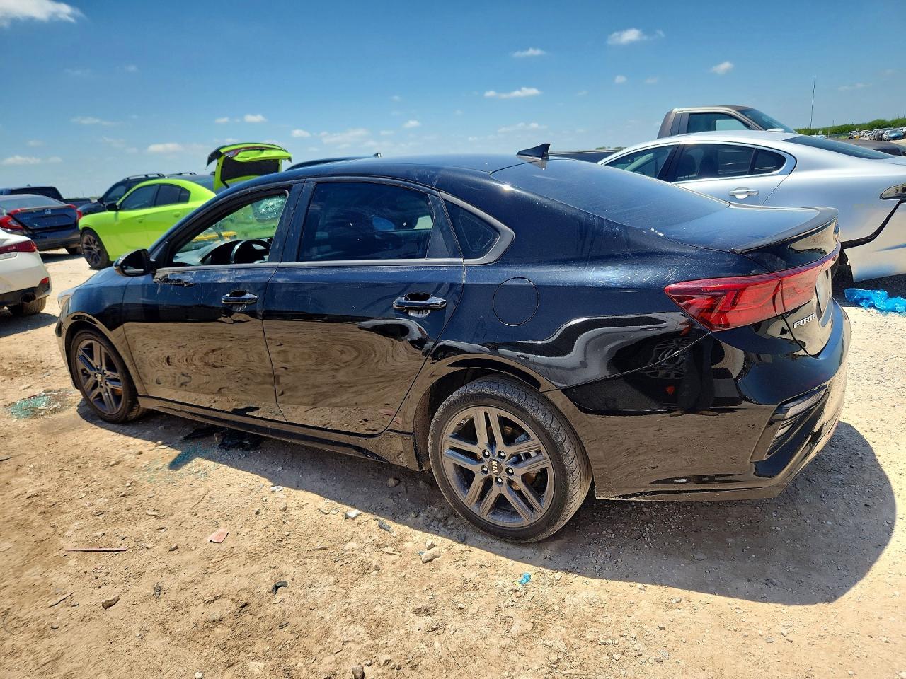 2021 Kia Forte Gt Line - Фото 2