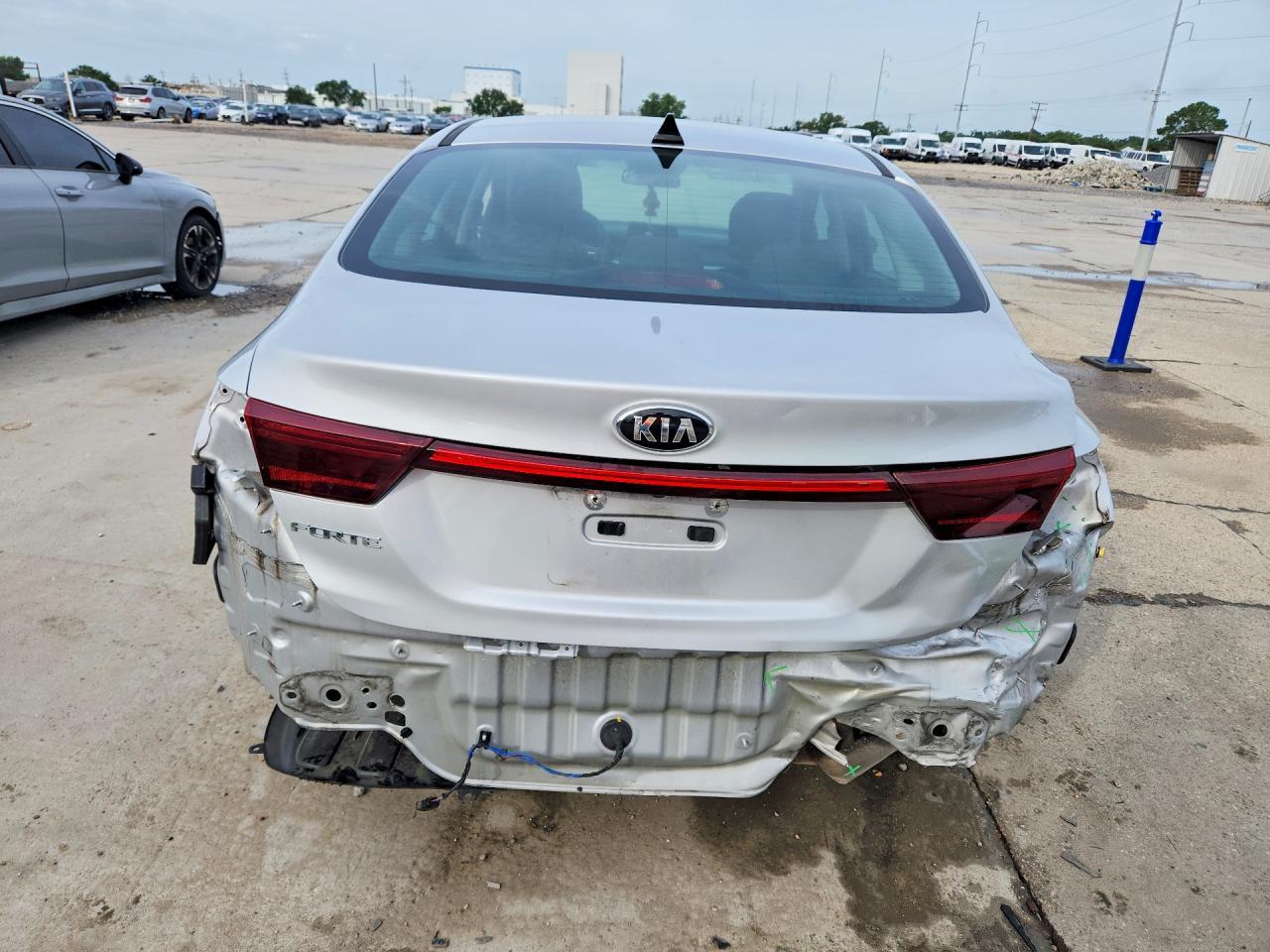 2021 Kia Forte Lxs - Image 6