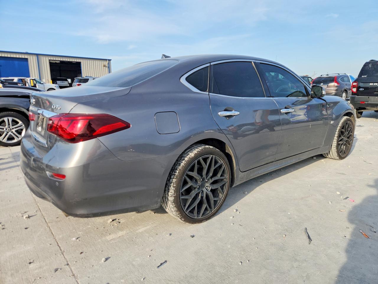 2015 Infiniti Q70 3.7 - Фото 3