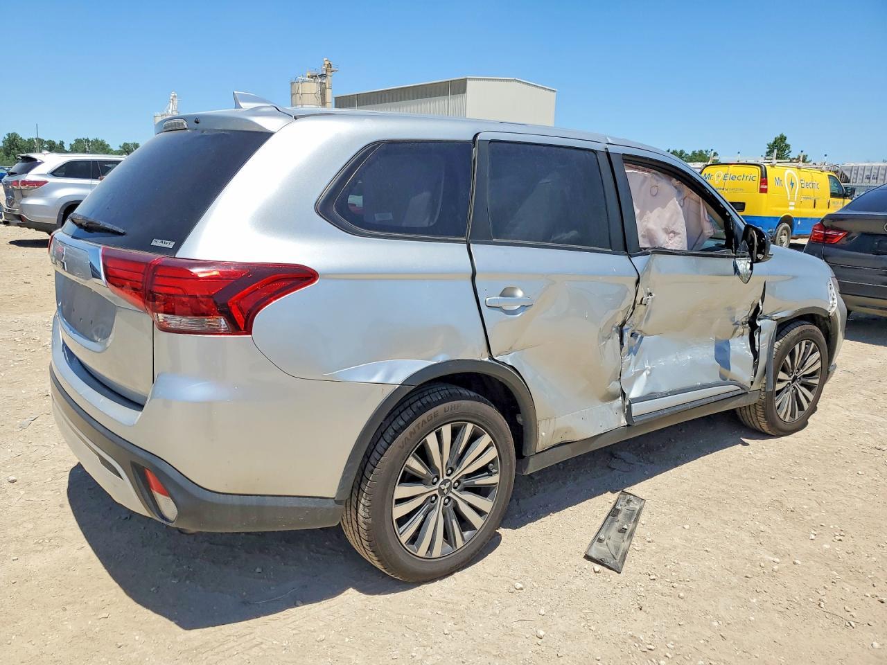 2020 Mitsubishi Outlander Se/Sel/Le - Фото 3