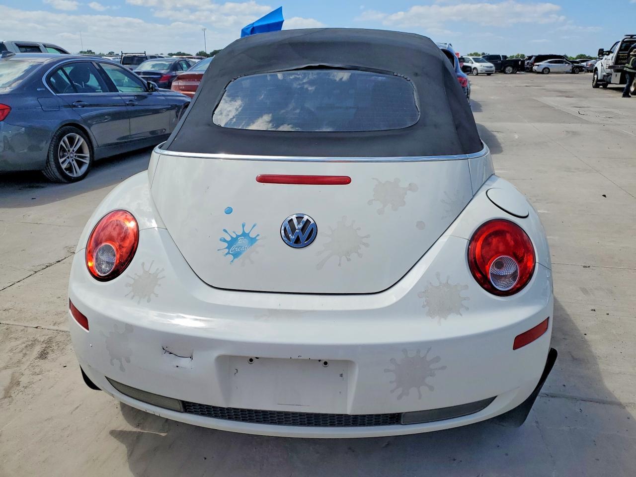 2007 Volkswagen New Beetle Triple White - Image 6