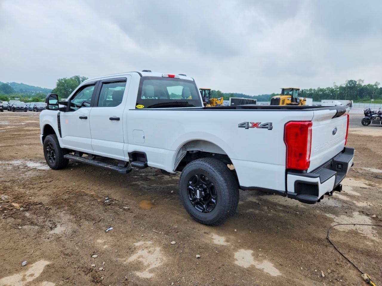 2026 Ford F350 Super Duty - Фото 2