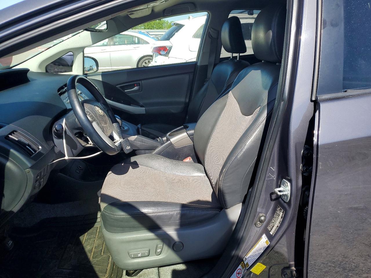 2013 Toyota Prius Five - Image 7