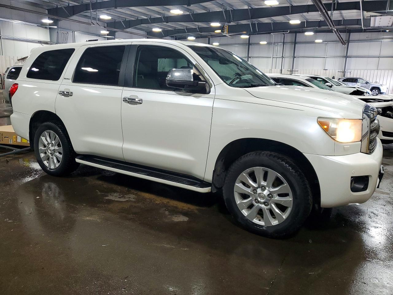 2014 Toyota Sequoia Platinum - Фото 4