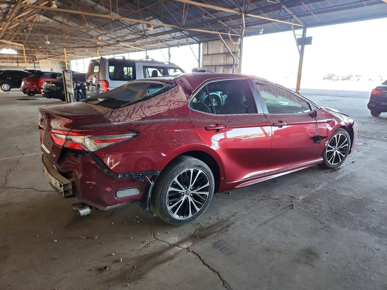 2018 Toyota Camry Se - Фото 3