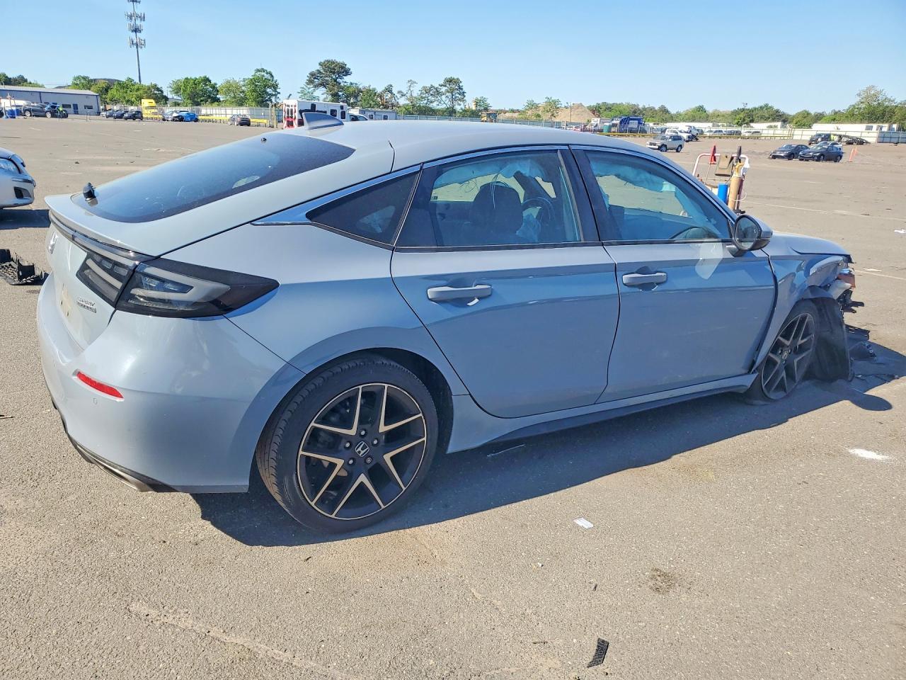 2024 Honda Civic Sport Touring - Image 3