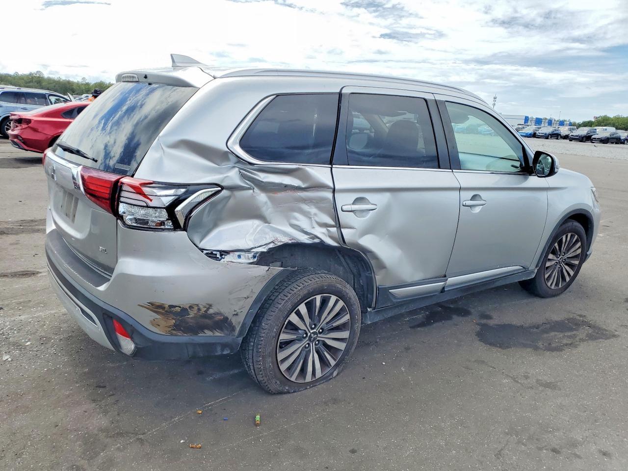 2020 Mitsubishi Outlander Se - Фото 3