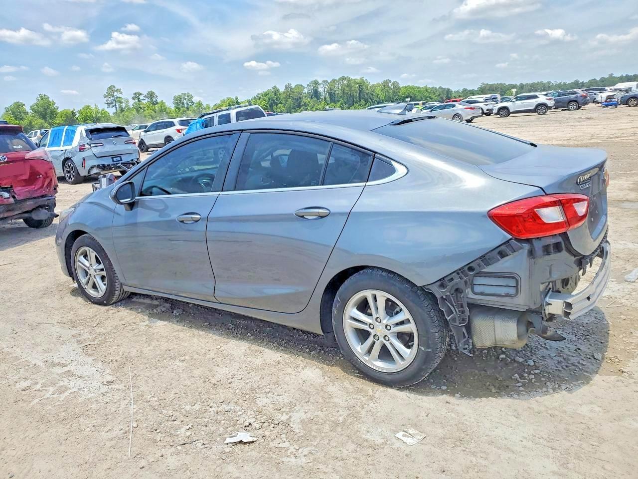 2018 Chevrolet Cruze - Фото 2