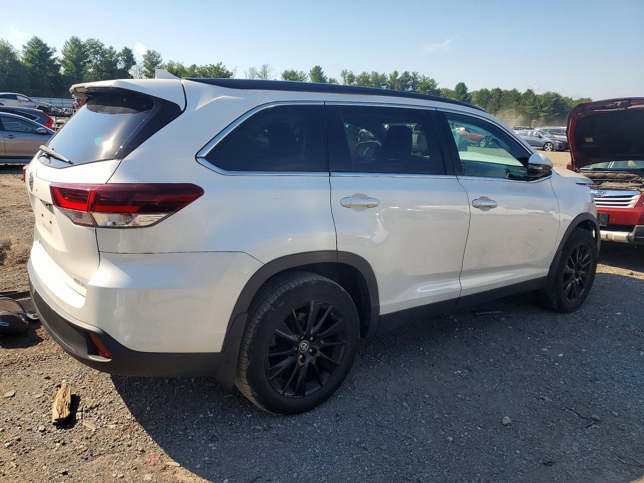 2019 Toyota Highlander Se - Фото 3