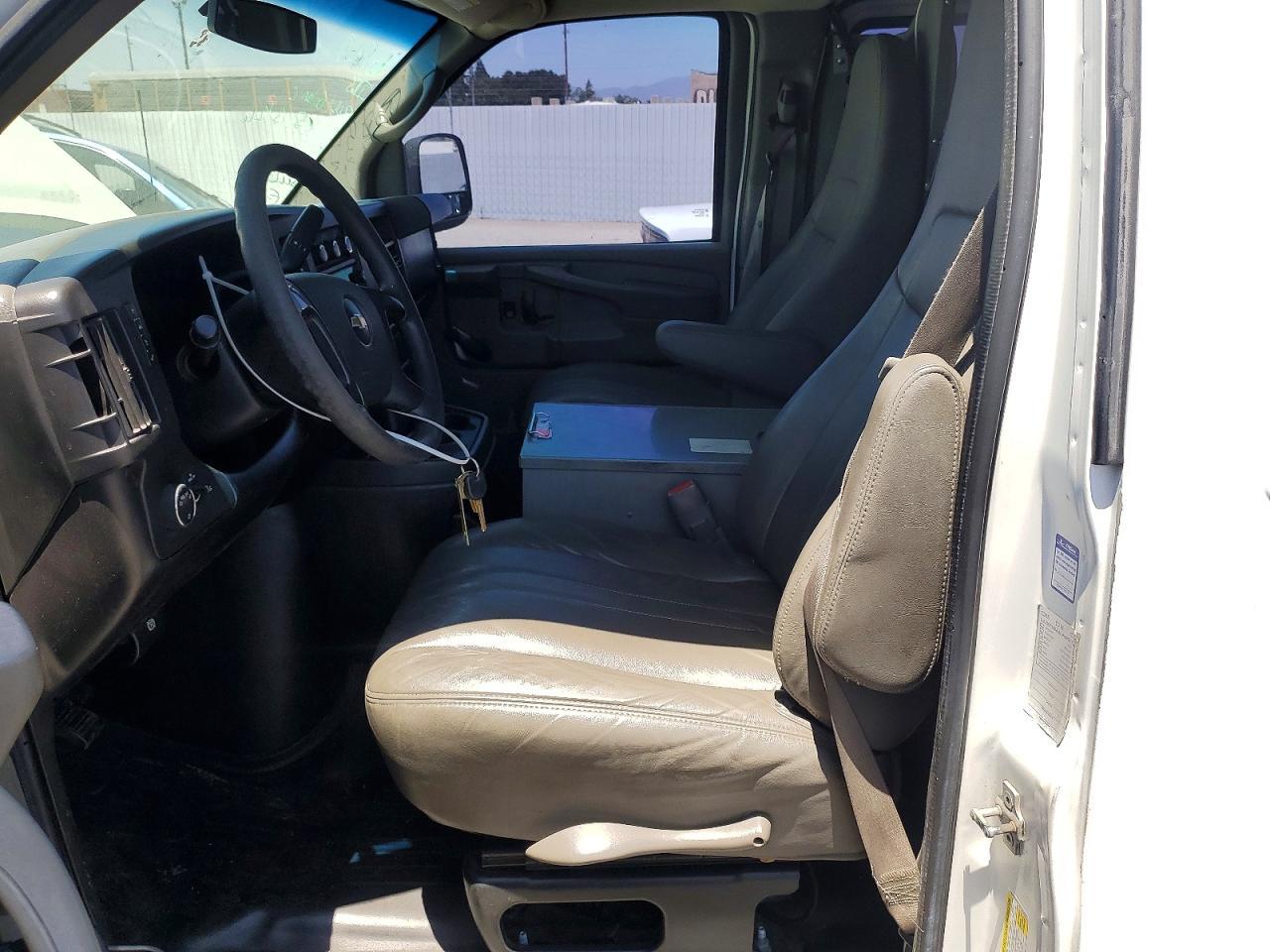 2012 Chevrolet Express 2500 Cargo Delivery Van - Фото 7