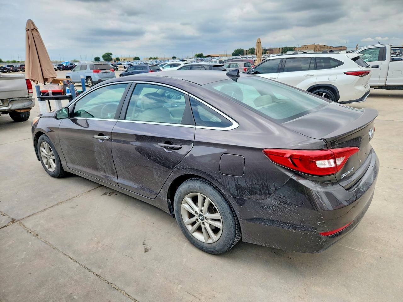 2015 Hyundai Sonata Se - Image 2
