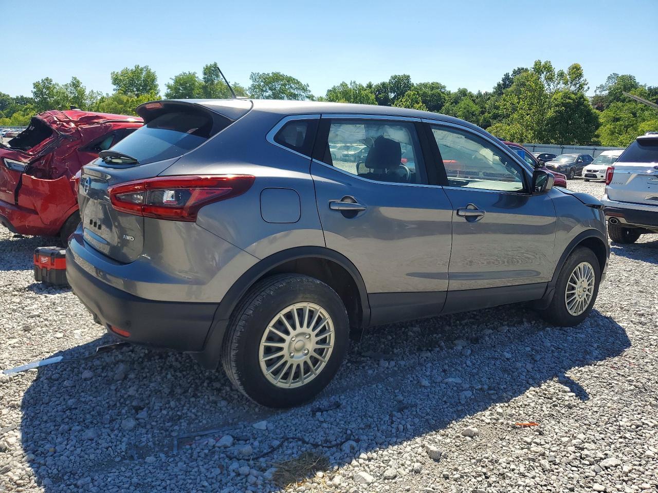 2020 Nissan Rogue - Image 3