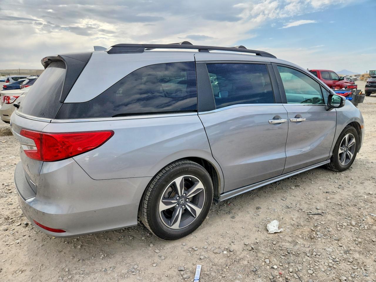 2019 Honda Odyssey Touring - Фото 3