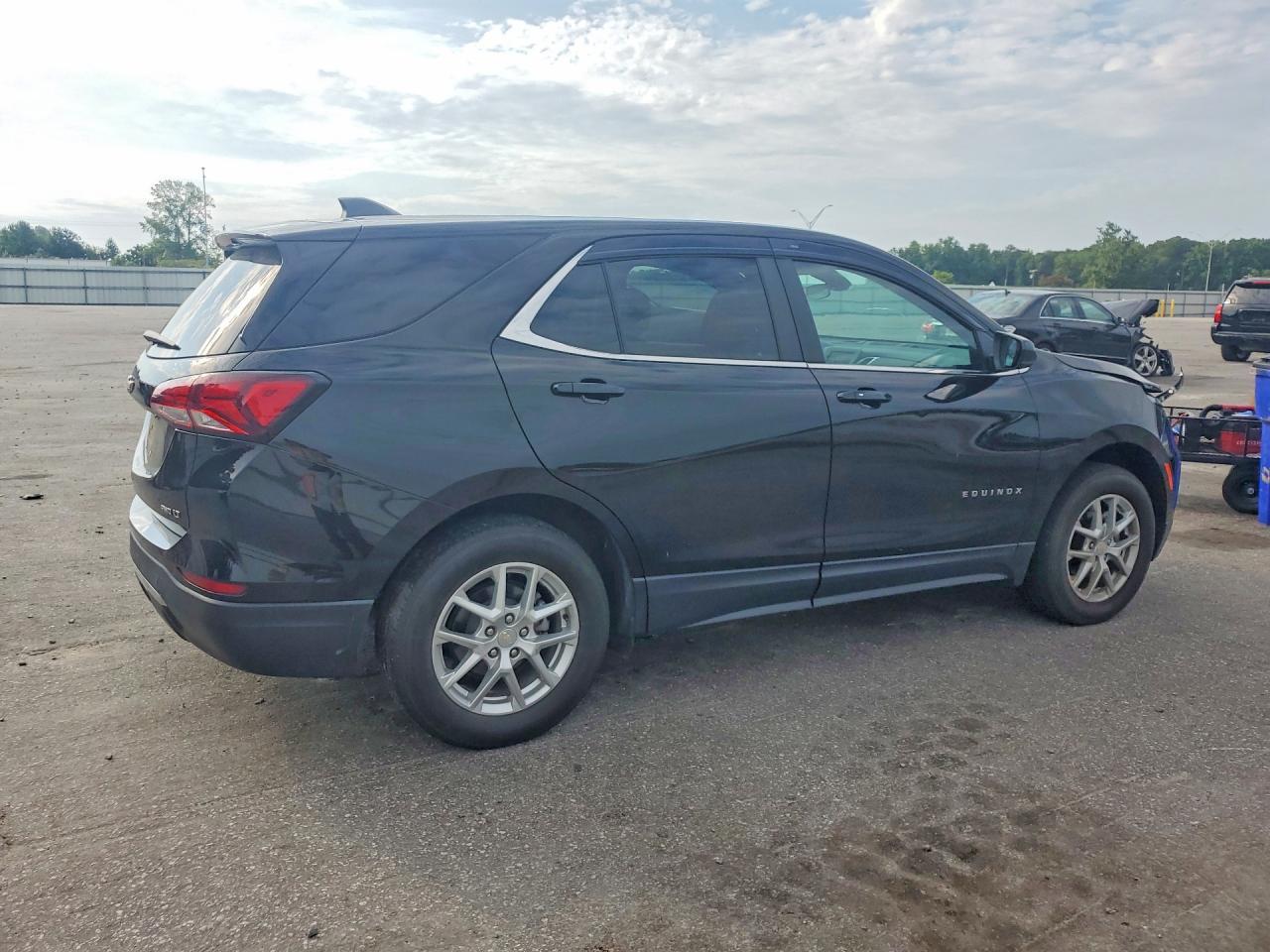 2023 Chevrolet Equinox Lt - Image 3