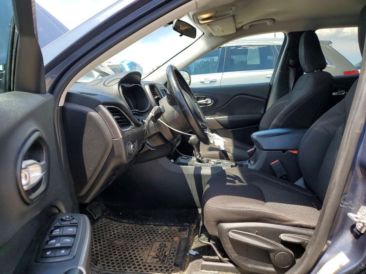 2019 Jeep Cherokee Latitude - Image 7