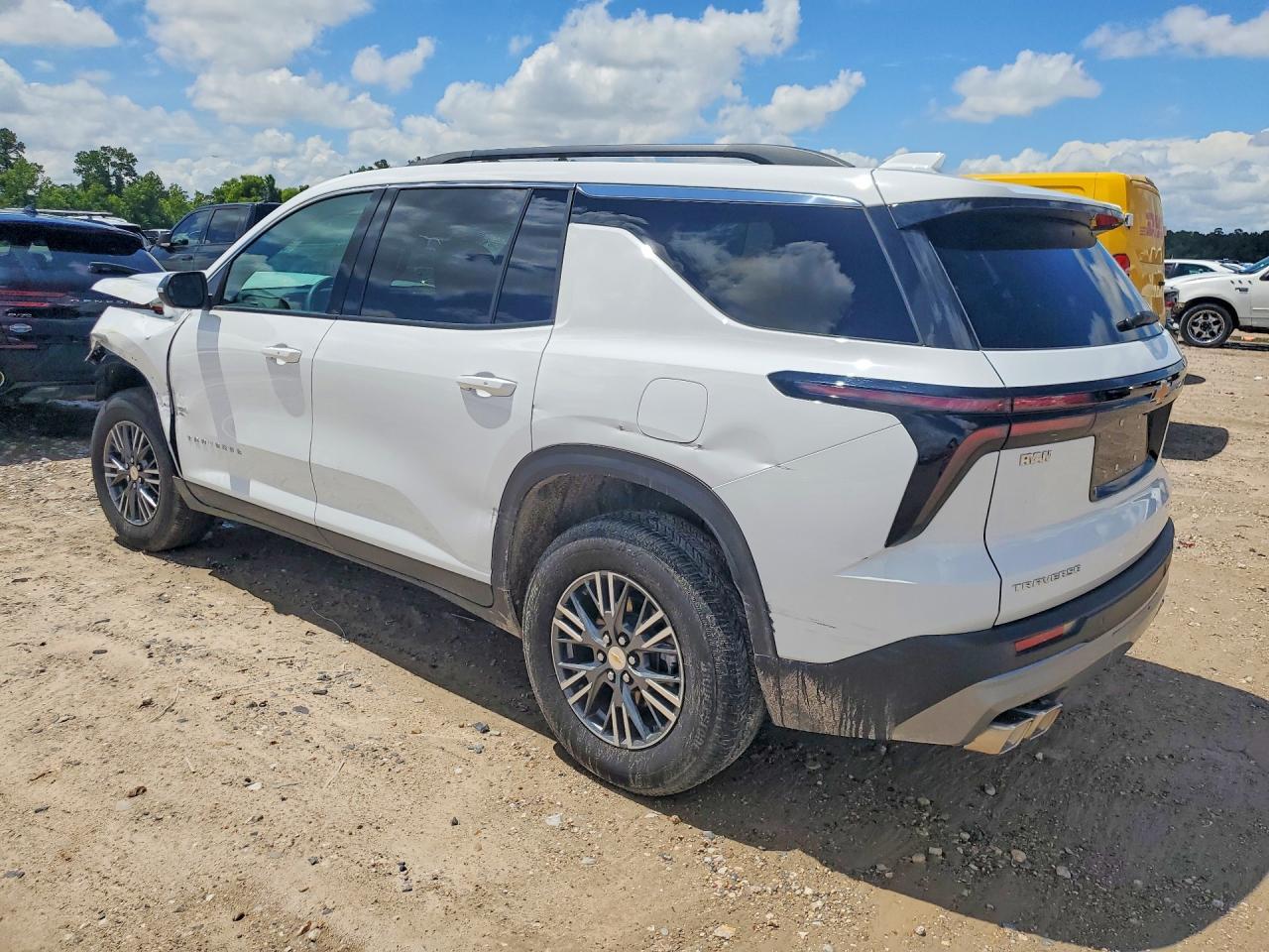 2026 Chevrolet Traverse Lt - Фото 3