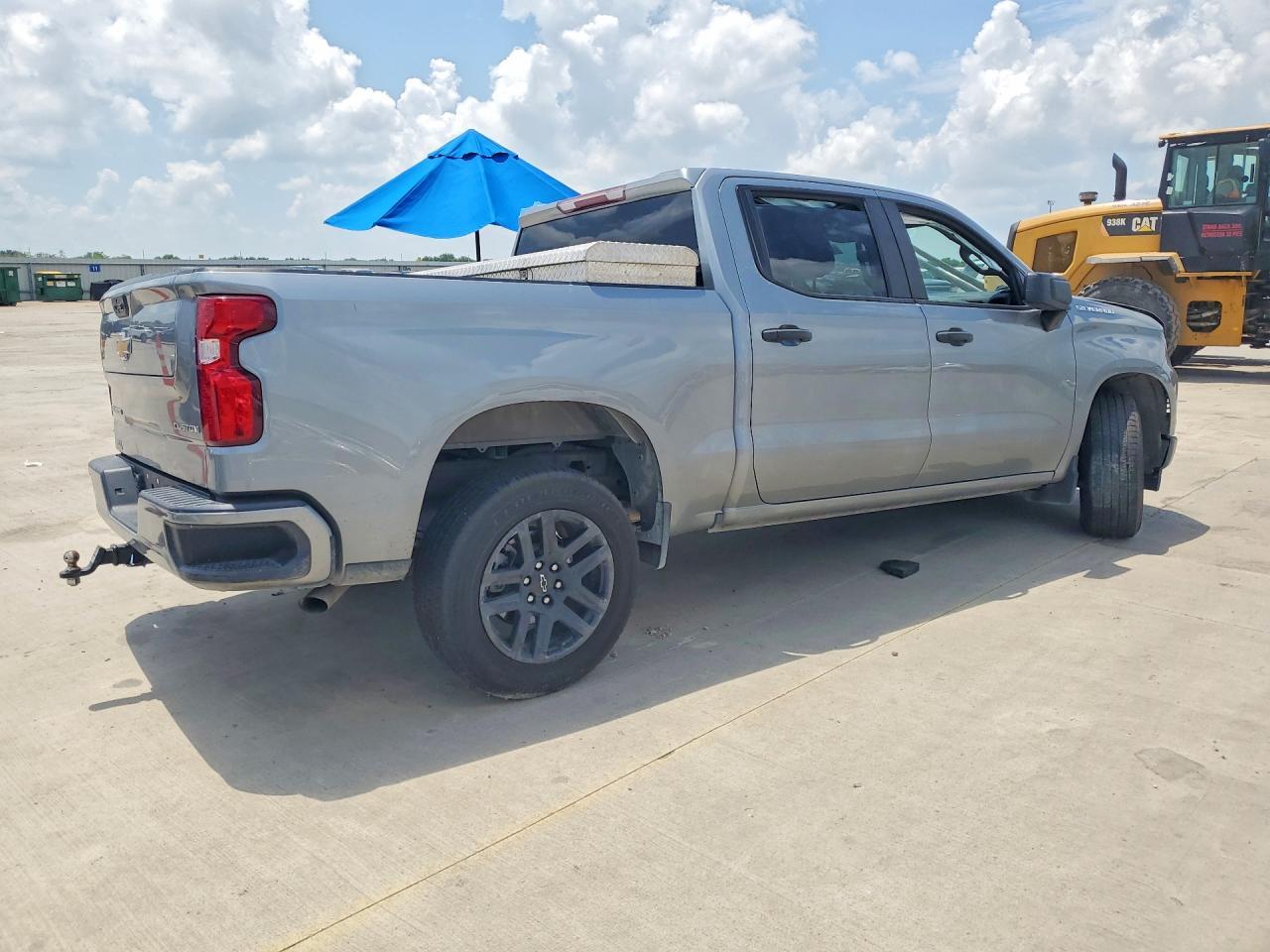 2023 Chevrolet Silverado C1500 Custom - Image 3