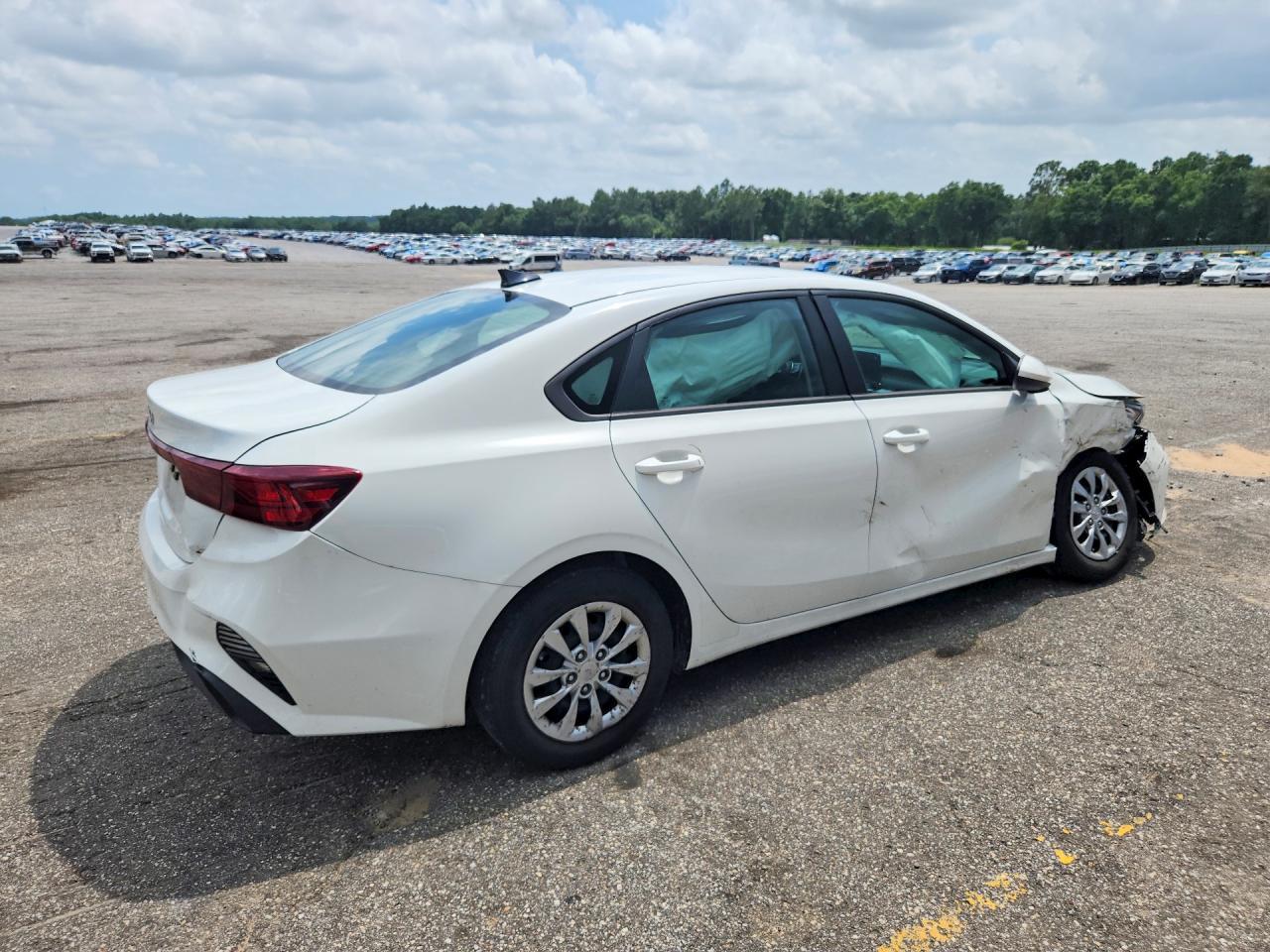 2024 Kia Forte Lx - Фото 3