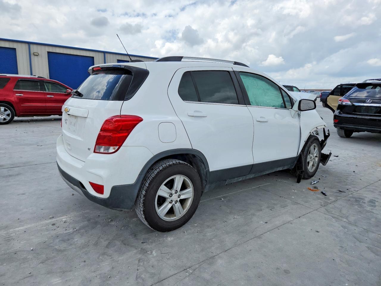 2018 Chevrolet Trax - Image 3
