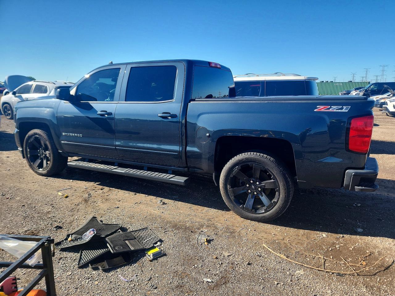 2017 Chevrolet Silverado K1500 Lt - Image 2