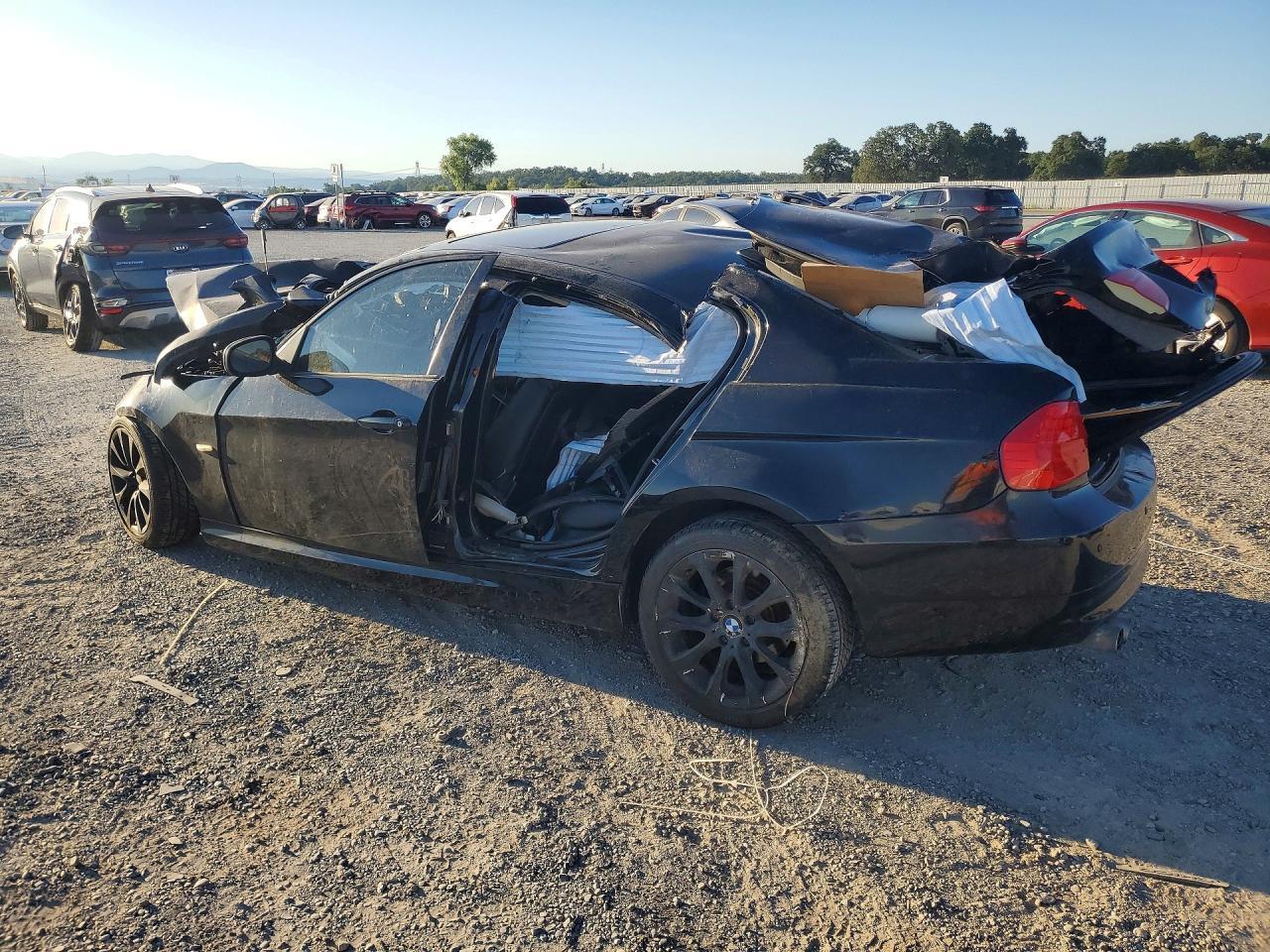 2011 BMW 328 Xi Sulev - Image 2