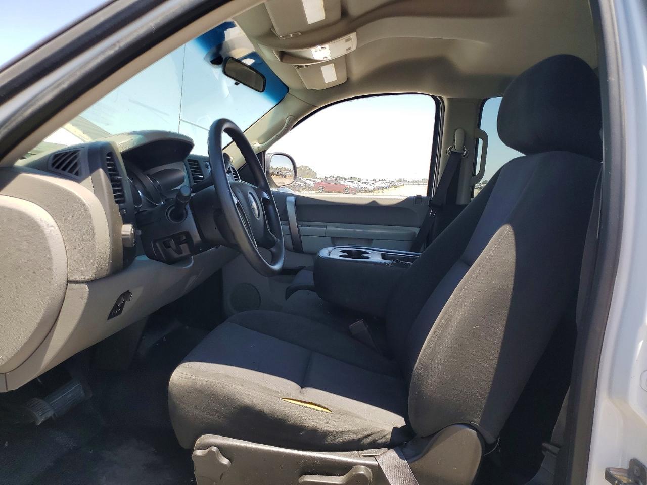 2013 Chevrolet Silverado C2500 Heavy Duty - Фото 7