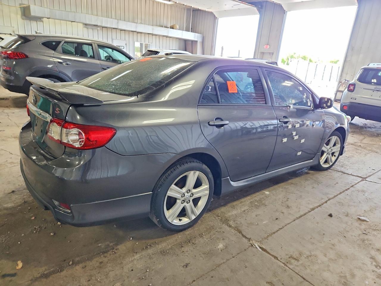 2013 Toyota Corolla Base - Фото 3