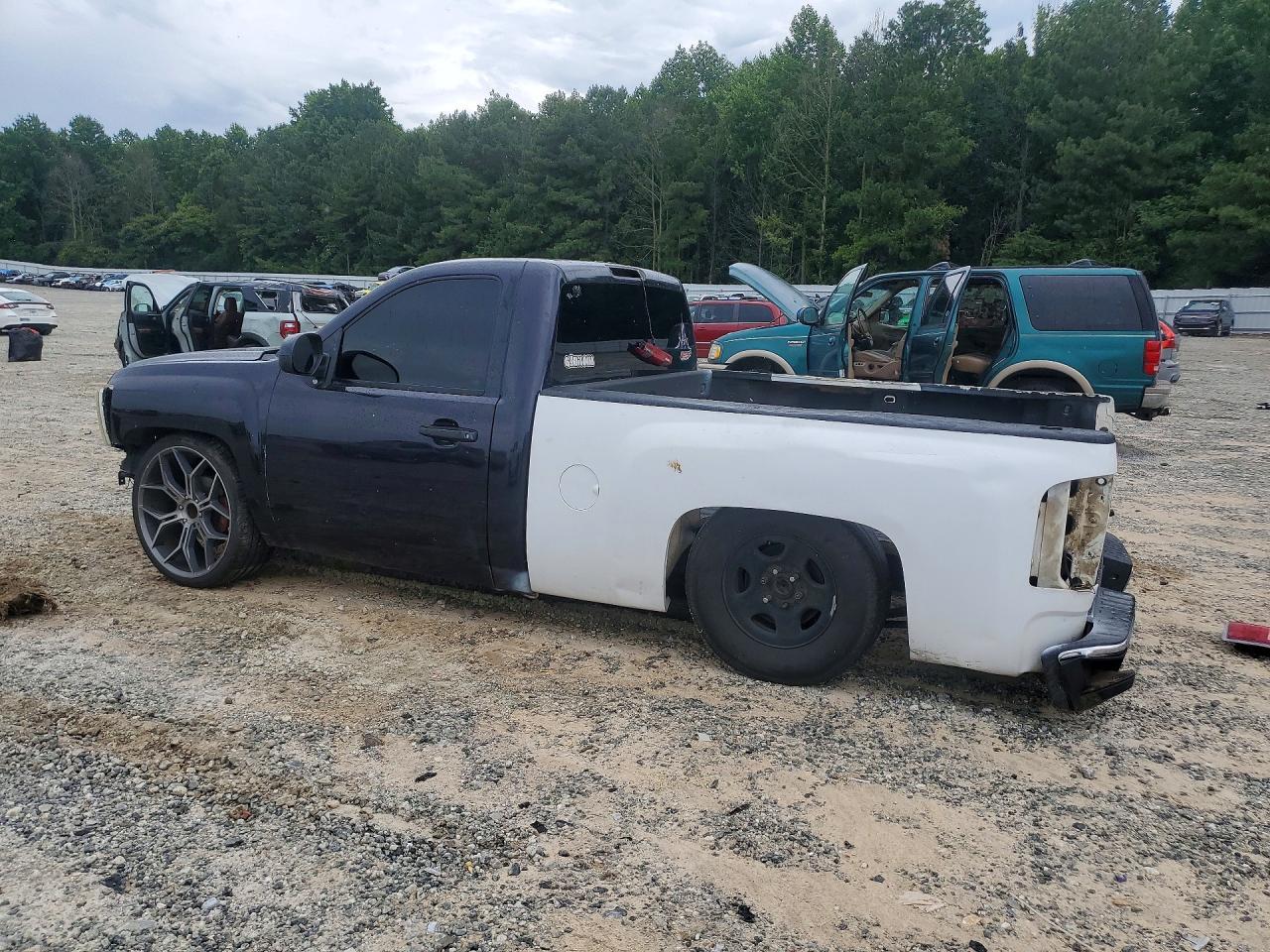 2008 Chevrolet Silverado C1500 - Фото 2