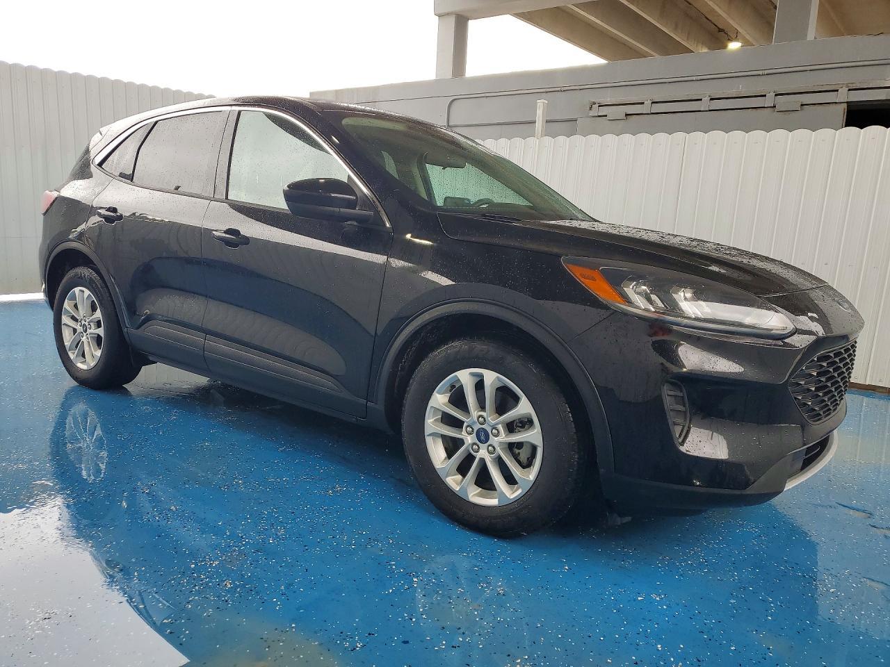 2020 Ford Escape Se - Фото 4