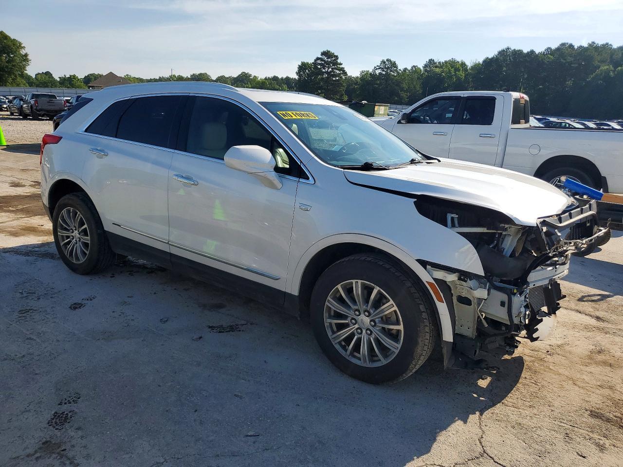 2017 Cadillac Xt5 Luxury - Image 4