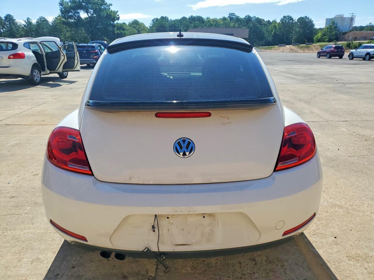 2012 Volkswagen Beetle - Фото 6