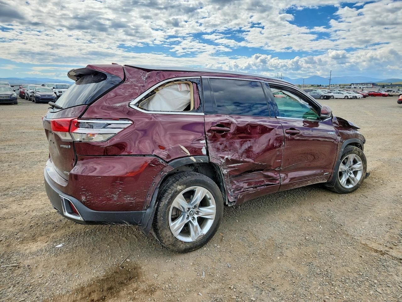 2019 Toyota Highlander Hybrid Limited - Image 3