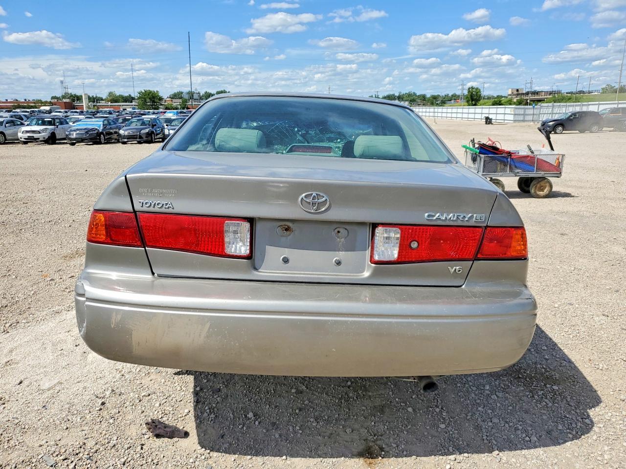 2001 Toyota Camry Le V6 - Фото 6