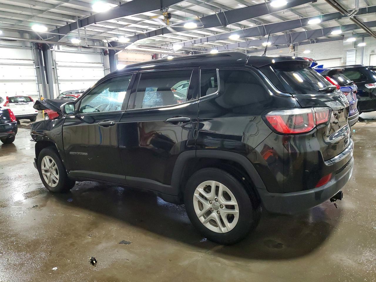 2017 Jeep Compass Sport - Фото 2