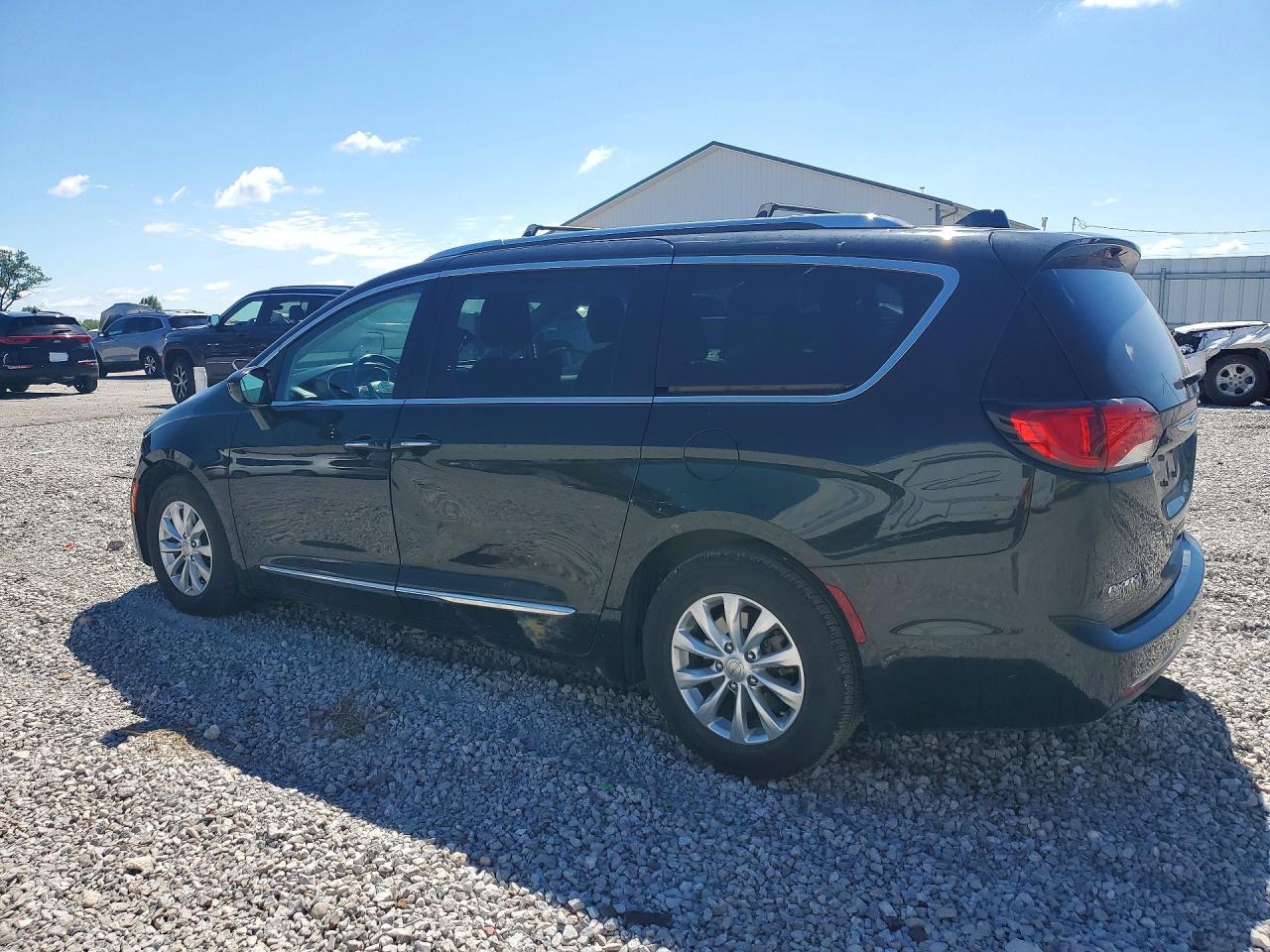 2018 Chrysler Pacifica Touring L Plus - Фото 2