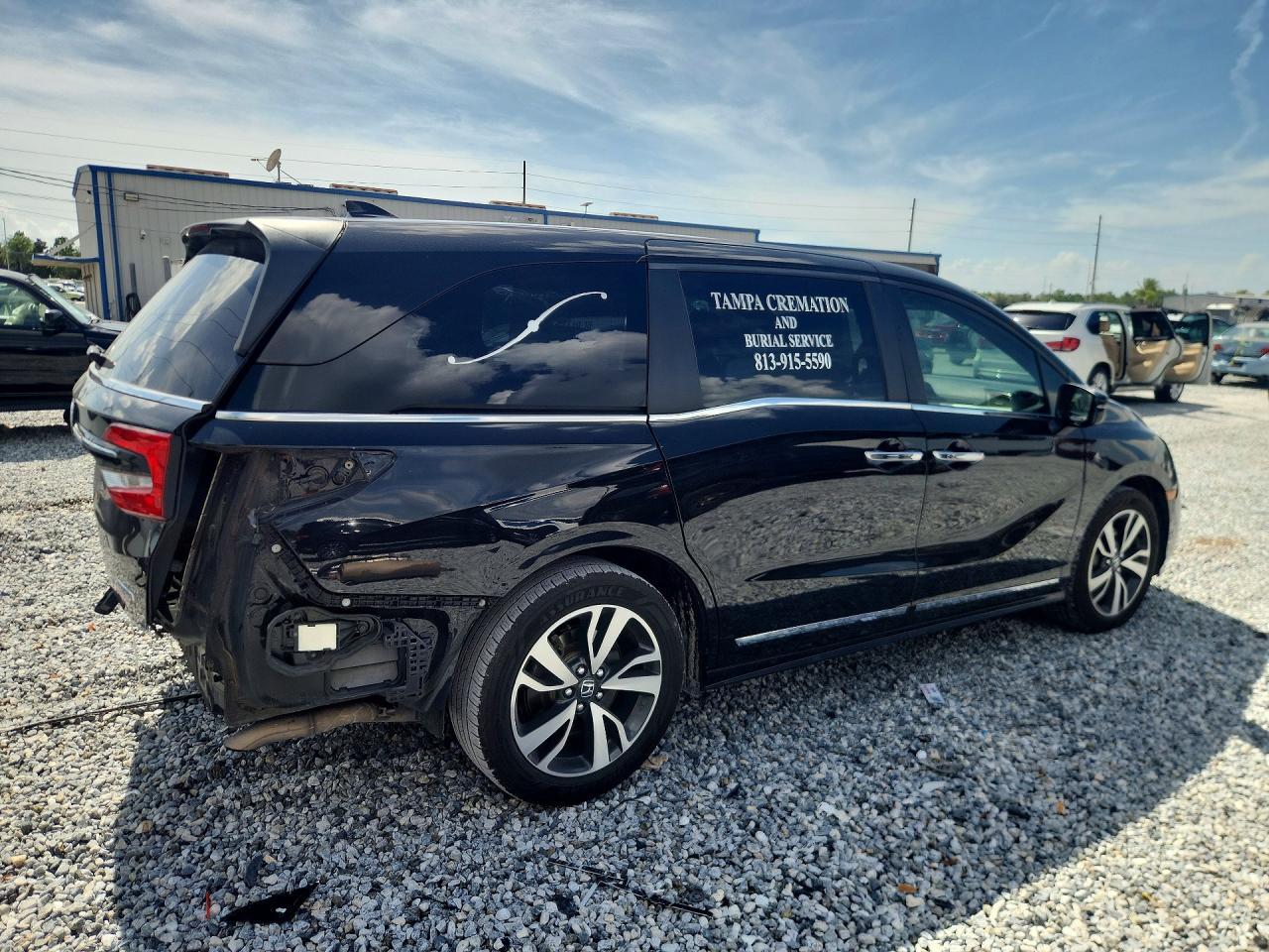 2021 Honda Odyssey Touring - Фото 3