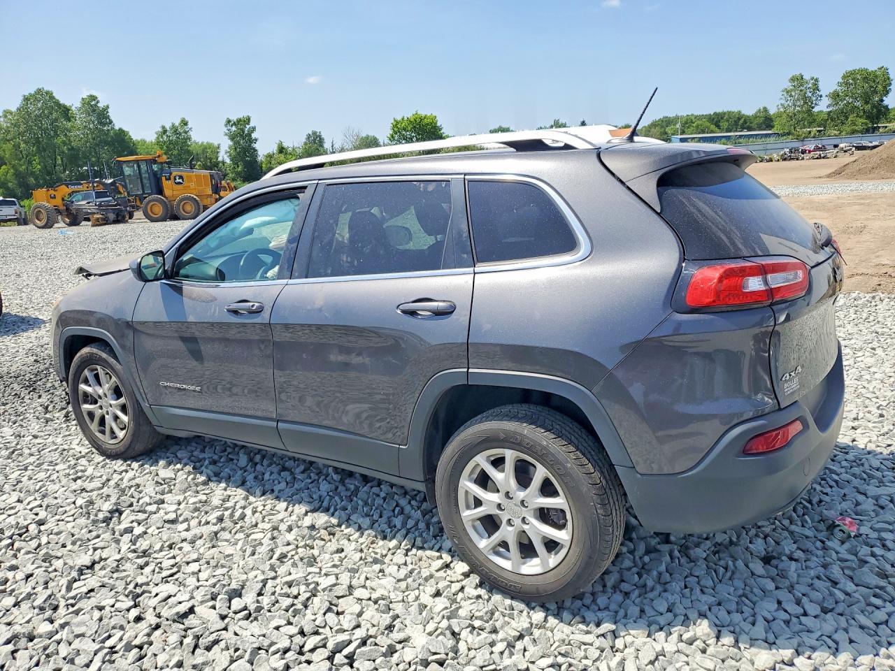 2015 Jeep Cherokee Latitude - Фото 2