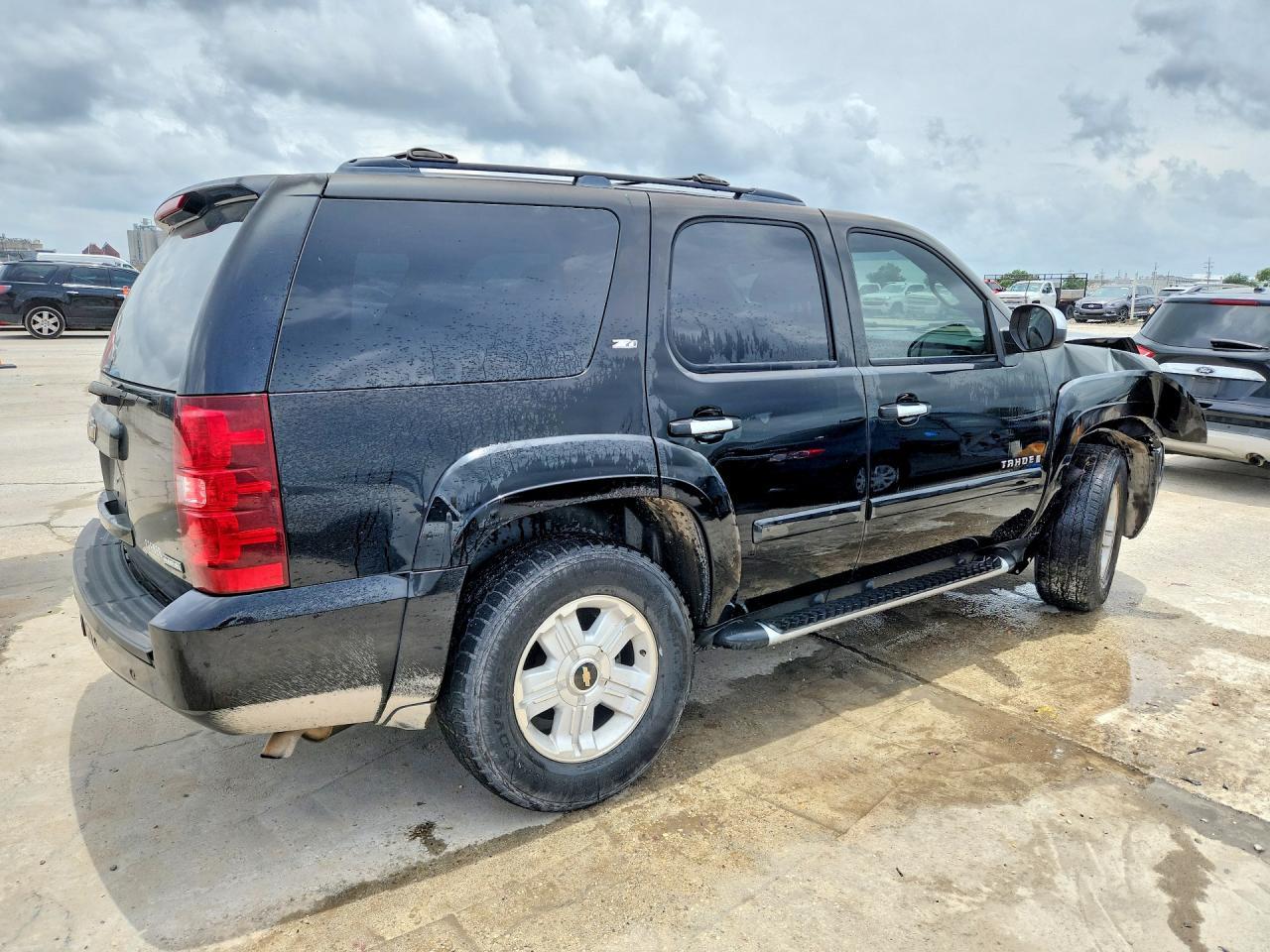 2008 Chevrolet Tahoe C1500 - Фото 3