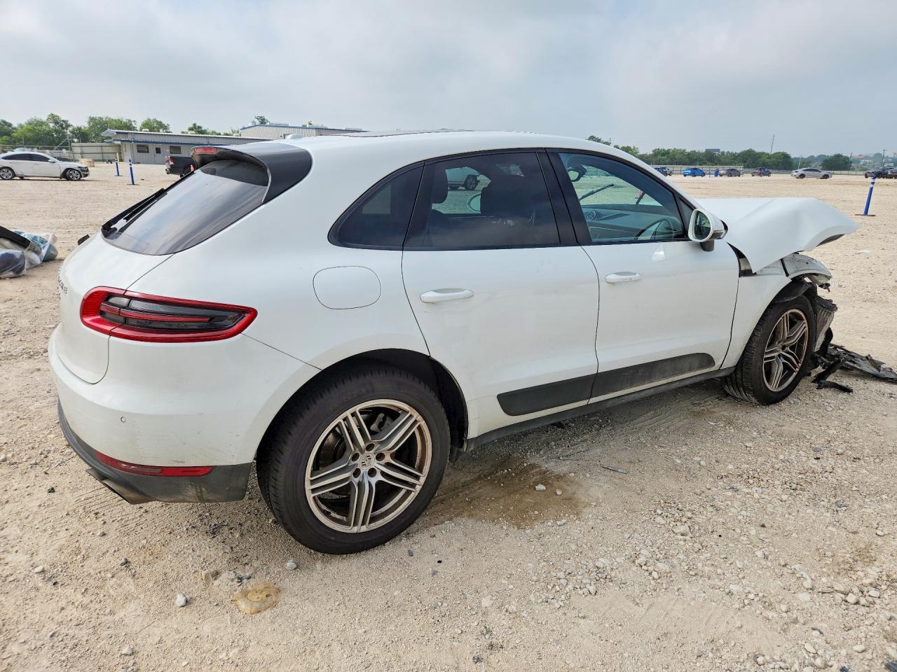 2016 Porsche Macan S - Image 3