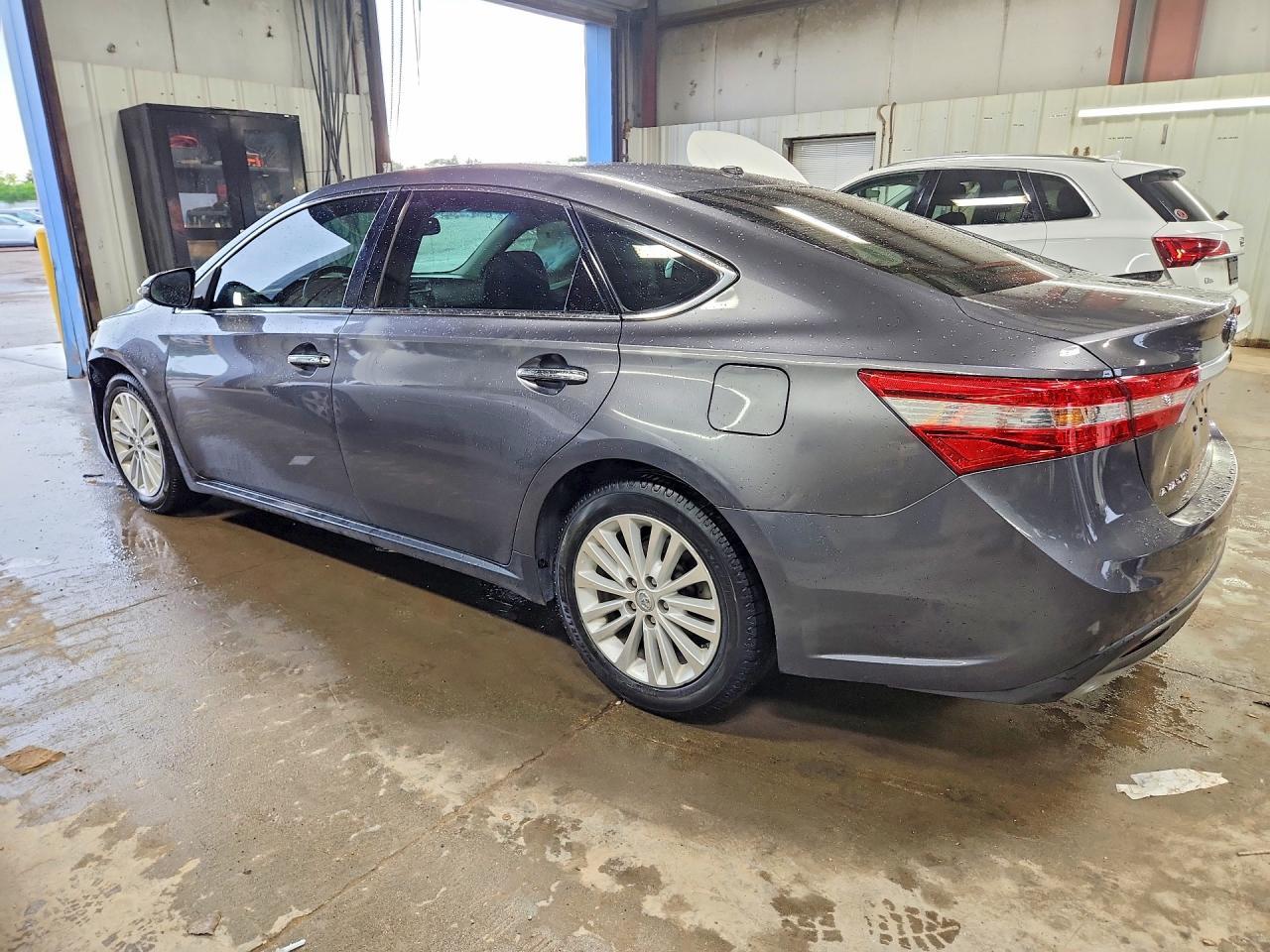 2015 Toyota Avalon Hybrid Xle Touring - Фото 2