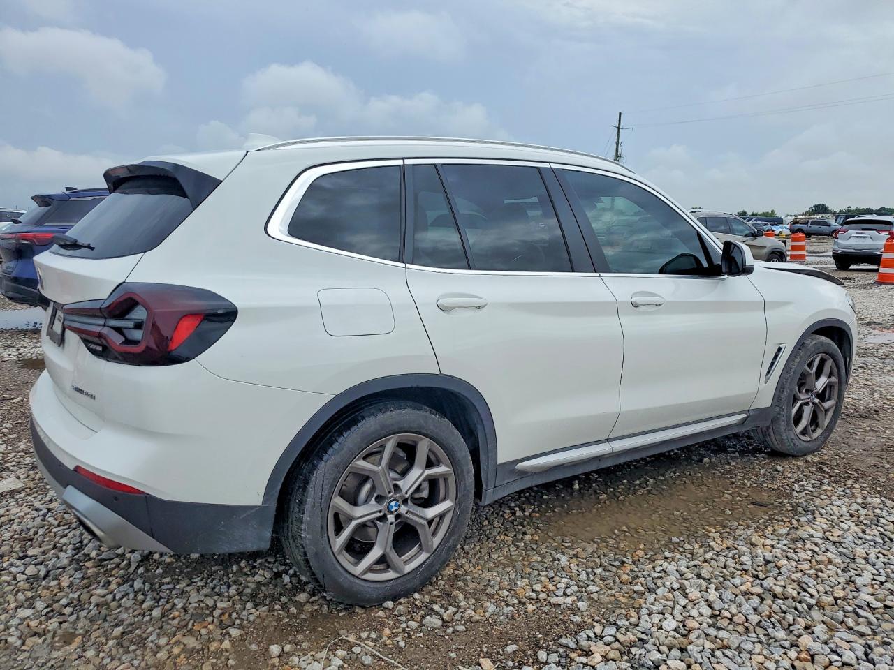 2022 BMW X3 Sdrive30I - Image 3