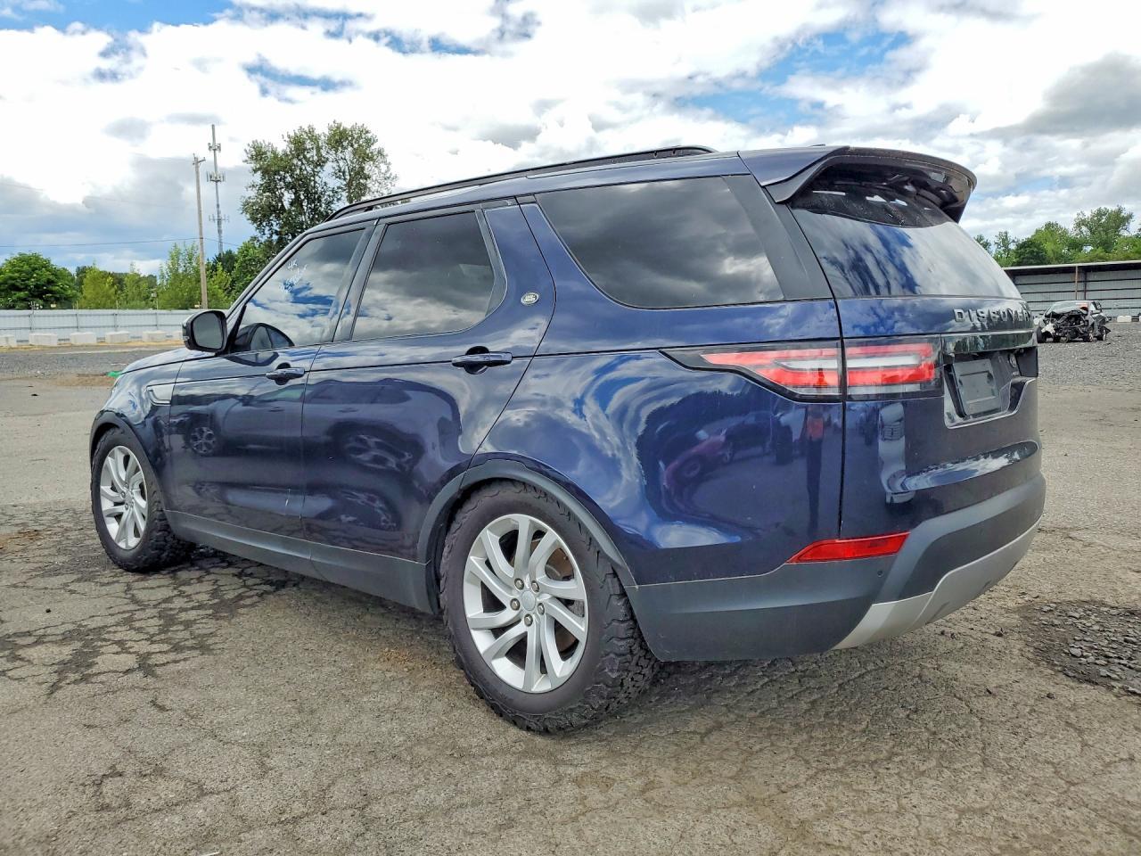 2017 Land Rover Discovery Hse - Image 2