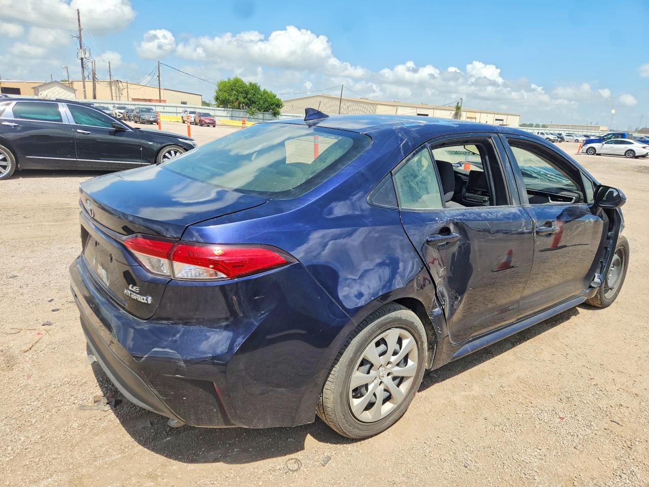 2023 Toyota Corolla Hybrid Le - Image 3